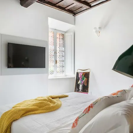 Monti Exclusive Medieval Tower Apartment Rome